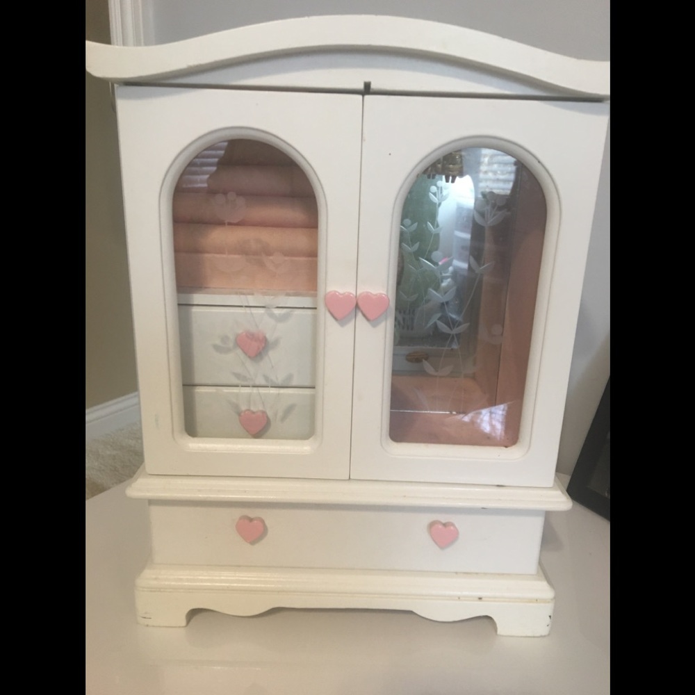 🎉  $3/20 Girl’s Jewelry Box